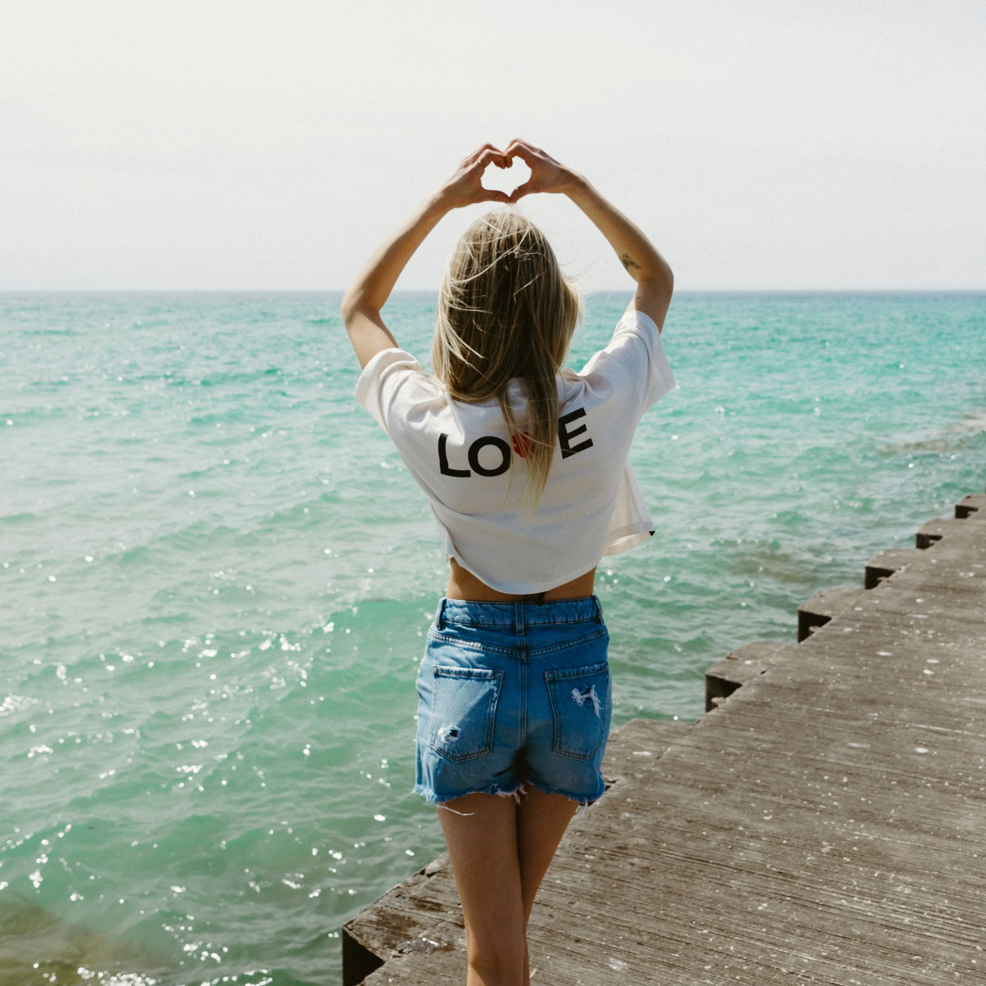 LOVE CROP T-SHIRT