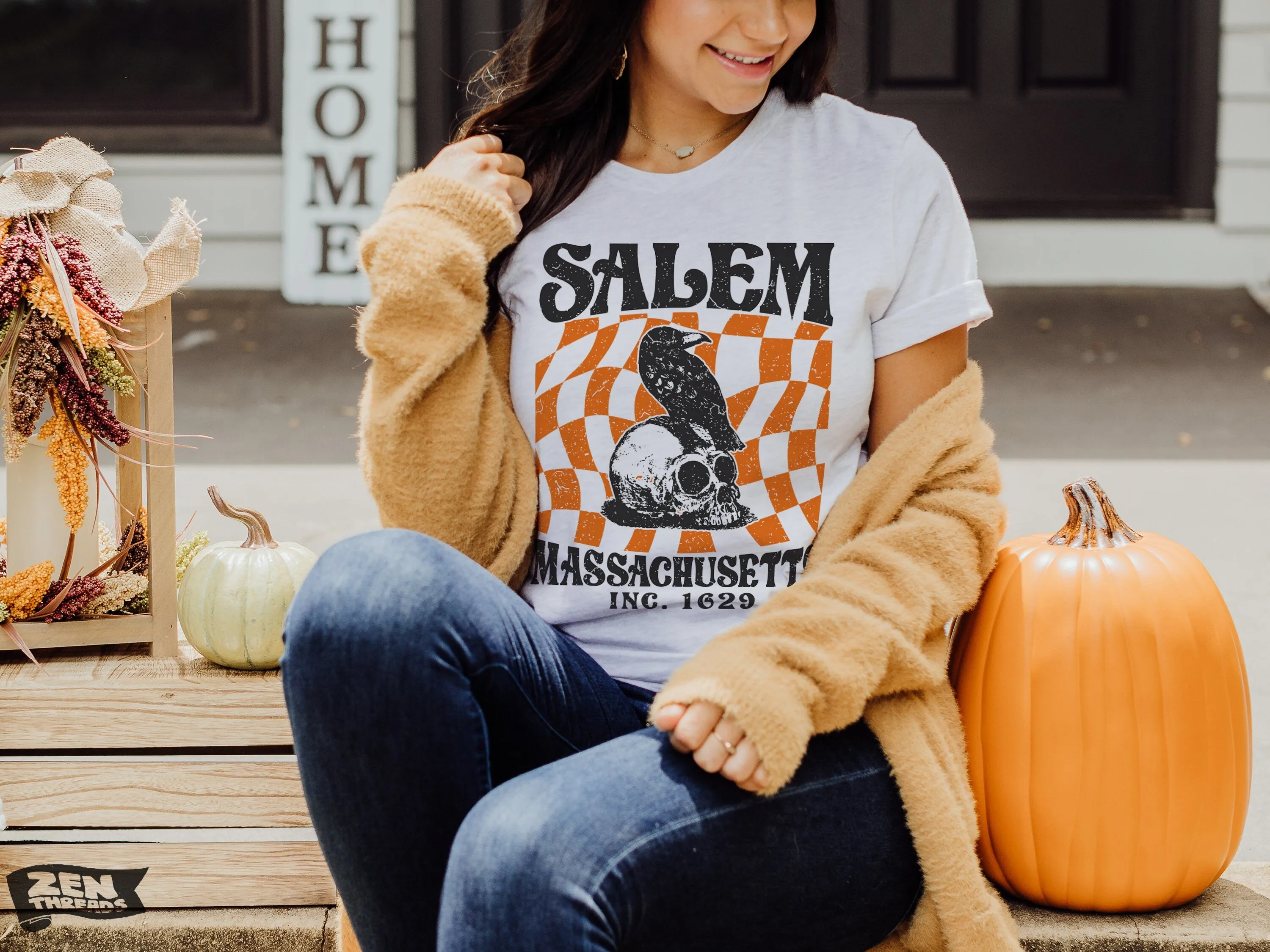 Salem Massachusetts Crow Skull T-Shirt - Vintage Halloween Top